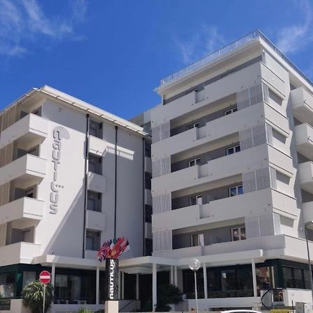 Hotel Nautilus กัตตอลิกา ภายนอก รูปภาพ