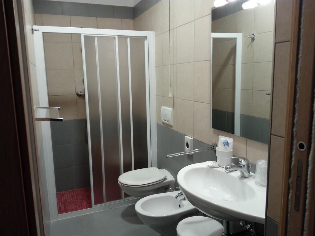 Hotel Nautilus กัตตอลิกา ภายนอก รูปภาพ