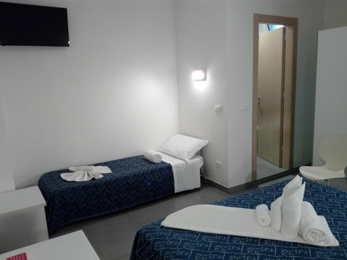 Hotel Nautilus กัตตอลิกา ภายนอก รูปภาพ